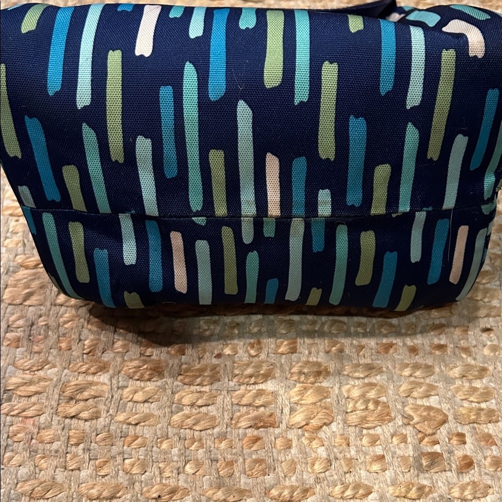 Vera Bradley Navy and Green Patterned lunch bag - Picture 9 of 10